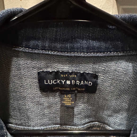 Lucky Brand Women’s Classic Blue Jean Jacket - Picture 2 of 8